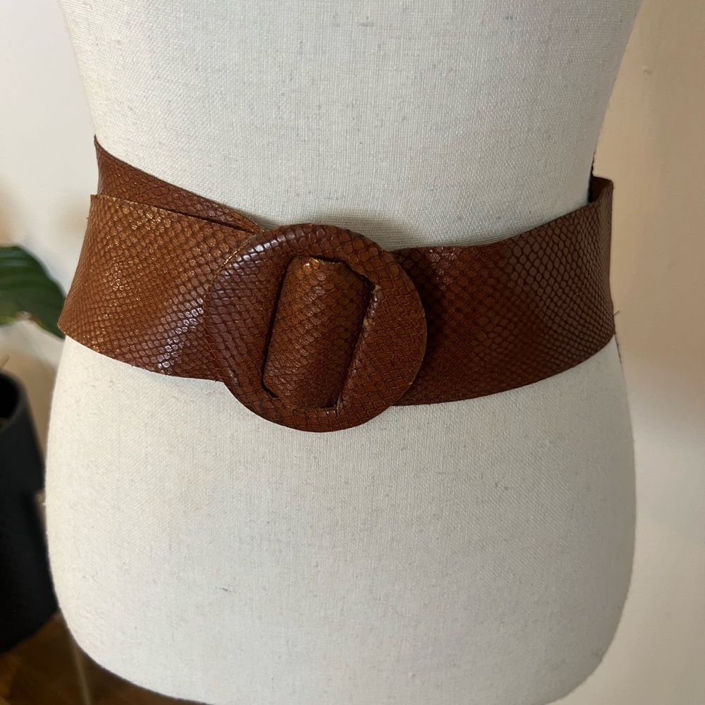 Chic Brown Textured Belt
